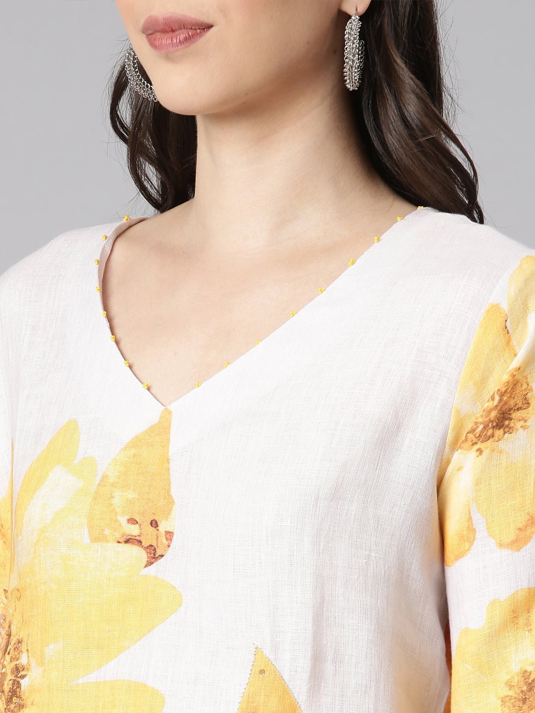 Quantumtera Yellow Casual Floral Straight Kurta - Image 4