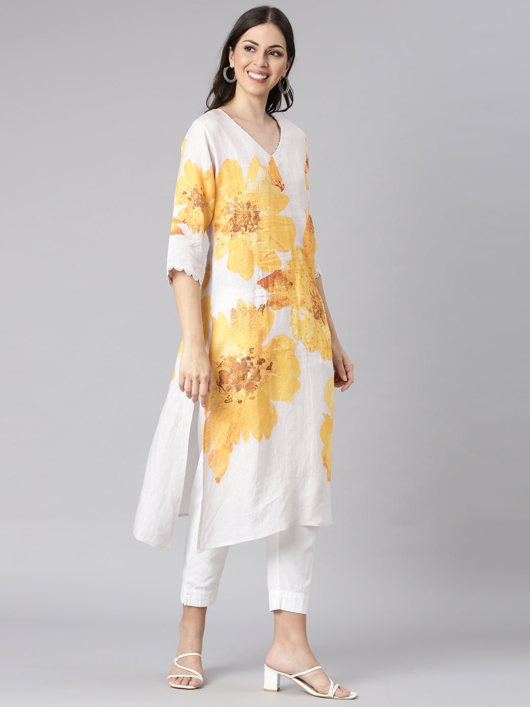Quantumtera Yellow Casual Floral Straight Kurta - Image 2