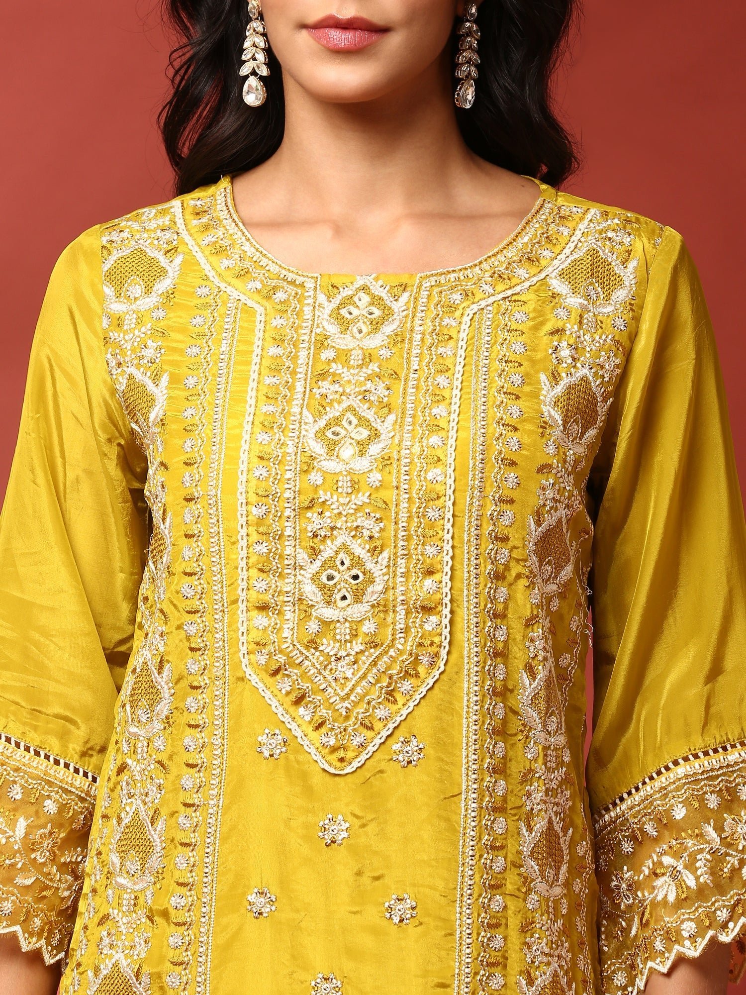 Green muslin heavy embroidered three piece suit set - Image 8
