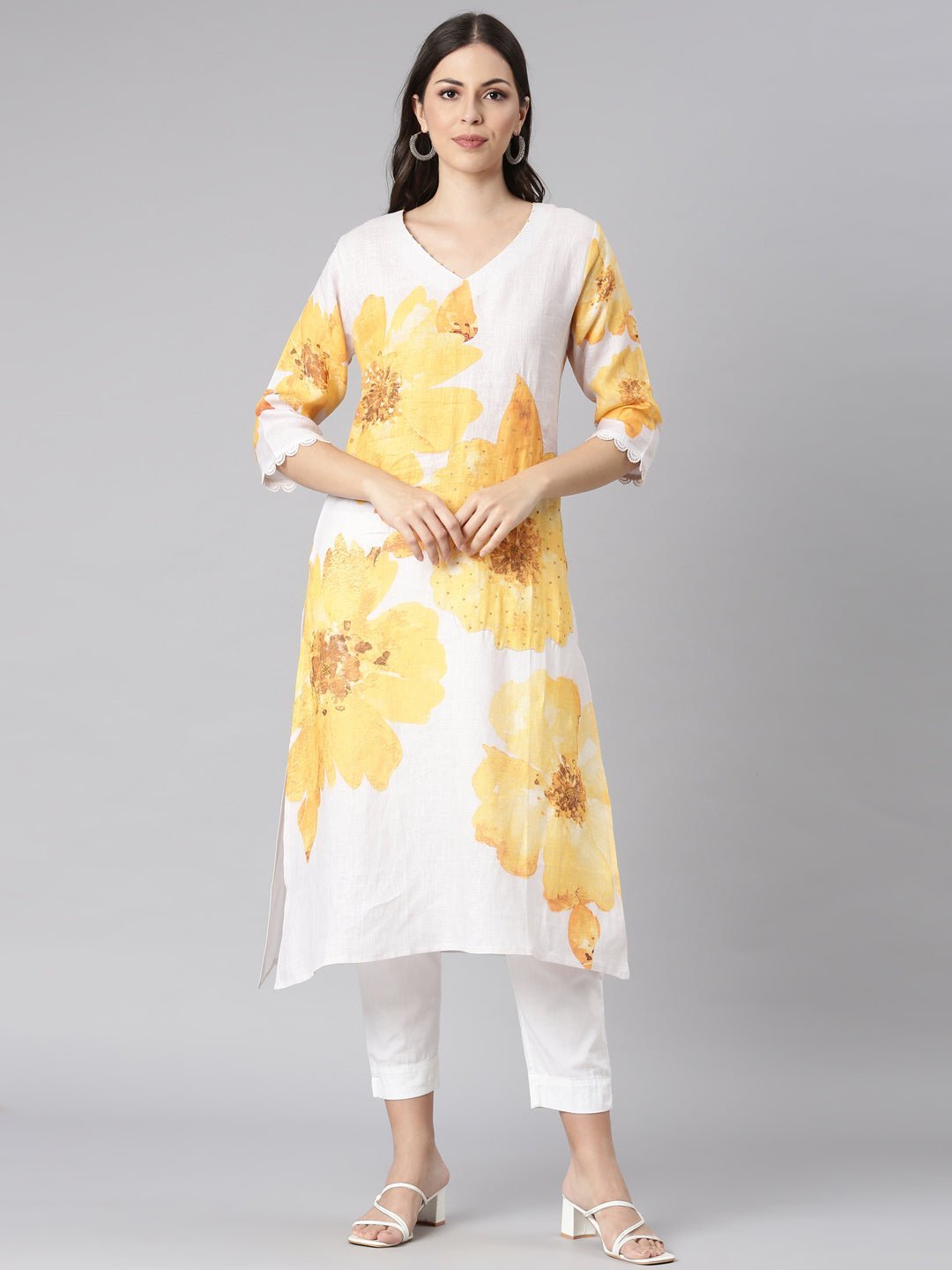 Quantumtera Yellow Casual Floral Straight Kurta