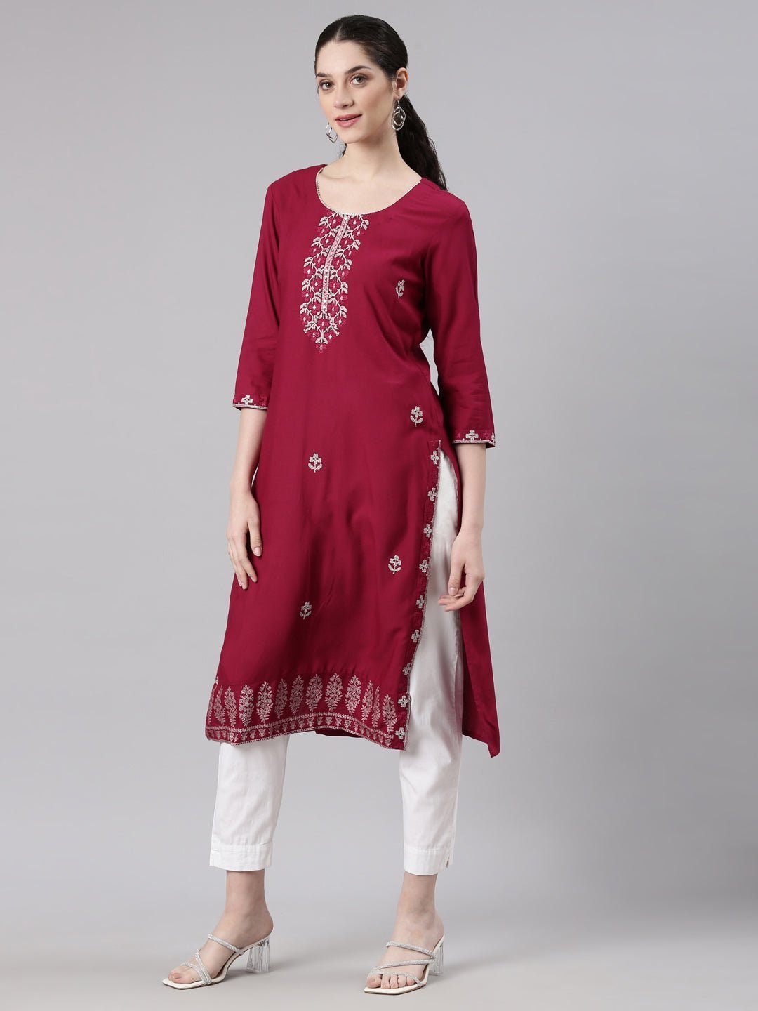 Quantumtera Red Straight Casual Floral Kurta - Image 2