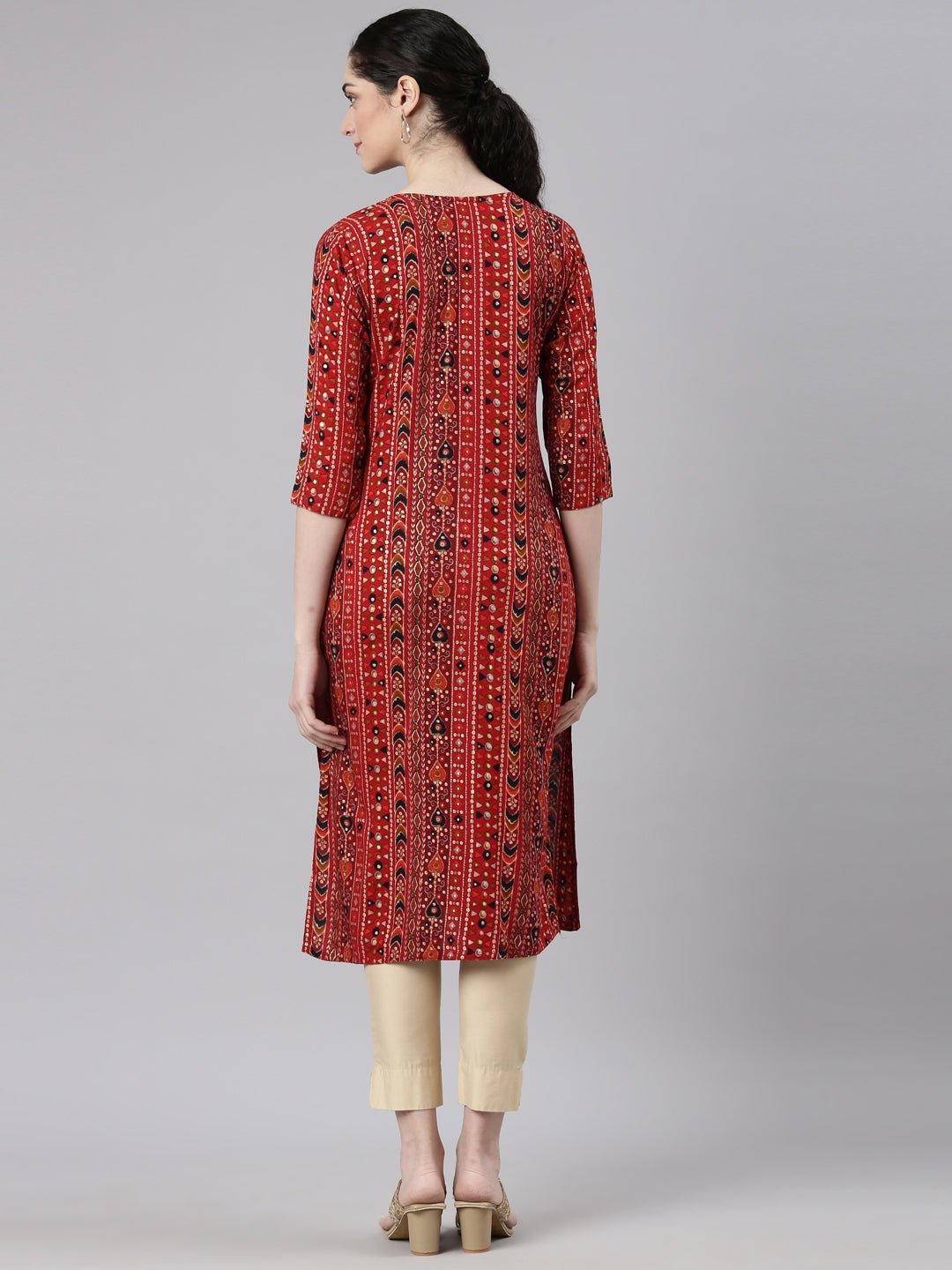 Quantumtera Red Straight Casual Embellished Kurta - Image 4
